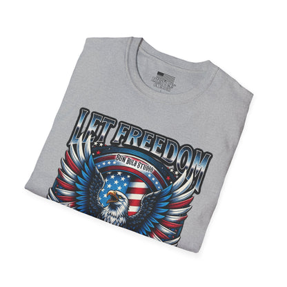 Let Freedom Reign Patriotic T-Shirt | Vintage Americana Eagle Tee